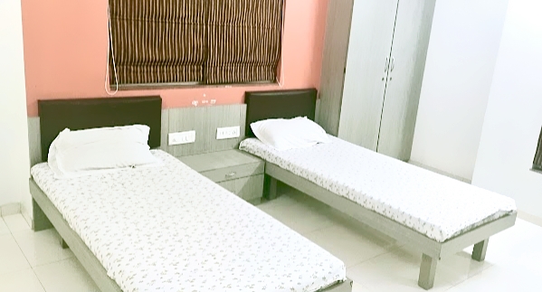 Earth House - Aundh (Spacecraft)